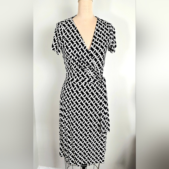 DVF | Vintage Silk Jersey Wrap Dress | Chain Link Print | Size 6 (Fits 4) - Picture 5 of 13